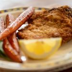 Receita de Bisteca de porco à milanesa Paola Carosella